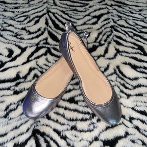 Curfew Metallic Flats SZ 8